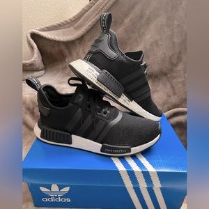 Adidas in great shape size 6.5 in big kids- fit size 7.5 in women
